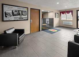 Super 8 by Wyndham Mentor/Cleveland Area 4