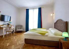 Hotel Pension Museum 2