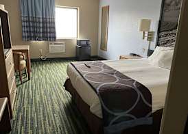 Boarders Inn & Suites by Cobblestone Hotels - Waterloo/Cedar Falls 5