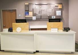 Holiday Inn Express and Suites Martinsville Bloomington Area 2