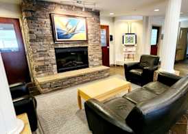 Park Hill Inn & Suite 3