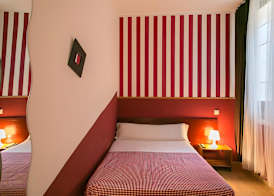Hostal La Casa de La Plaza 3