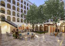 DoubleTree by Hilton Austin 4