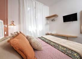 aMoneglia, 2 minutes walk to the beach, PVT PARK 4