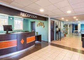 Sure Hotel by Best Western Saint-Amand-Les-Eaux 2