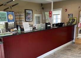 Colonial Motel 5