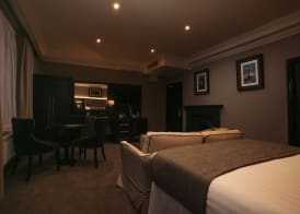 The County Hotel Newcastle 4