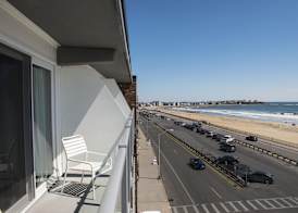 Ashworth by the Sea 3
