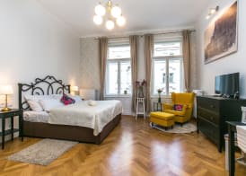 The Old Town Square & Parizska Apartments 3