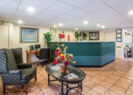 Econo Lodge Inn & Suites Columbus near Fort Benning 5