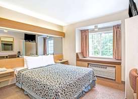 Sturbridge Plaza Hotel 5