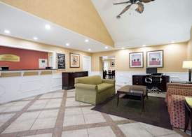Howard Johnson by Wyndham Dalton 3