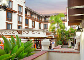 Courtyard San Diego Old Town 5