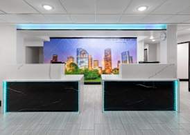 La Quinta Inn & Suites by Wyndham Houston Bush IAH South 2