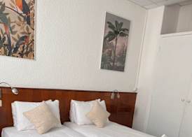 Azurene Royal Hotel 5