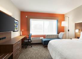 Holiday Inn Express & Suites BEAVER DAM by IHG 4