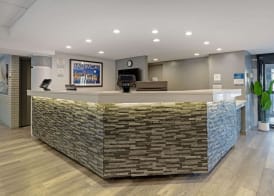 Clarion Hotel & Suites BWI Airport North 4