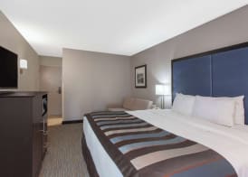Wingate by Wyndham Charleston Coliseum 5