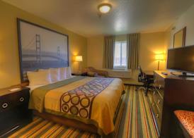 Super 8 by Wyndham Mt. Pleasant 4