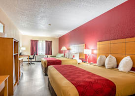 Econo Lodge Topeka at Wanamaker 4