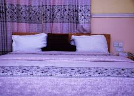 Maxton Suites 5