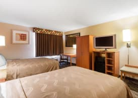 Quality Inn & Suites I-35 near Frost Bank Center 5