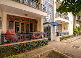 Meltonia Luxury Suites 2