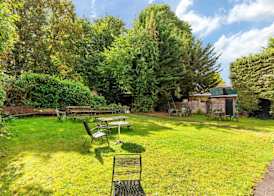 Amhurst Hotel 4