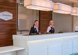 Hampton by Hilton London Luton Airport 2