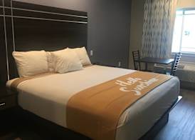 Days Inn & Suites by Wyndham La Porte 3