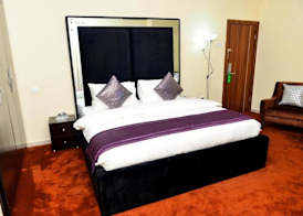 CribVille Hotel & Suites 5