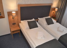 Hotel Bohemians 4