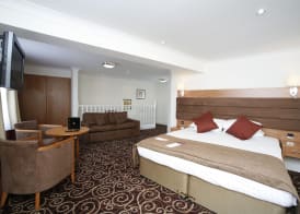 The Legacy Rose & Crown Hotel 3