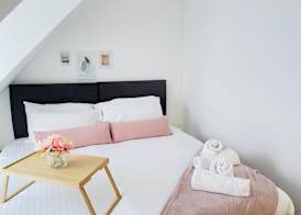Quartz Apartment in Cambridge 5