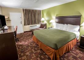 Econo Lodge Biltmore 5