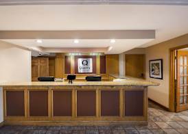 Quality Inn & Suites Cincinnati I-275 2