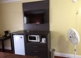 Americas Best Value Presidents Inn on Munras 5