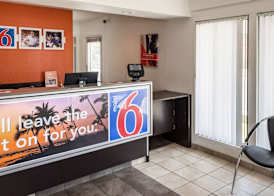 Motel 6 Bakersfield, CA - Convention Center 3