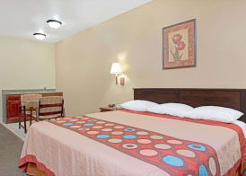Super 8 by Wyndham St. Louis Airport 4