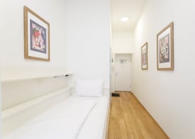 Riess City Rooms - Self Check-In 4