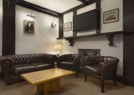 Ramada by Wyndham Crawley Gatwick 3