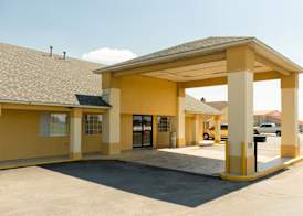 Econo Lodge Pryor 2