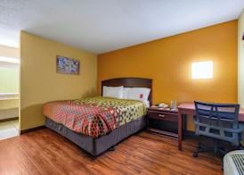 Econo Lodge Decatur South 5