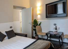 The Independent Suites 4