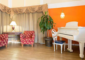 Howard Johnson by Wyndham Williamsburg 2
