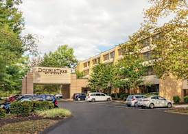 DoubleTree by Hilton Columbia 3
