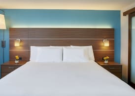 Holiday Inn Express WAIKIKI by IHG 3