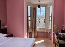 Delphi Art Hotel 5
