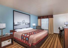 Super 8 by Wyndham Claremore OK 5