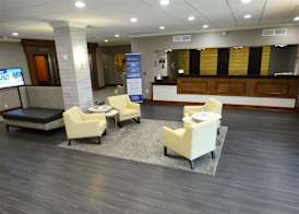 Cottonwood Airport & Expo Hotel Louisville 5